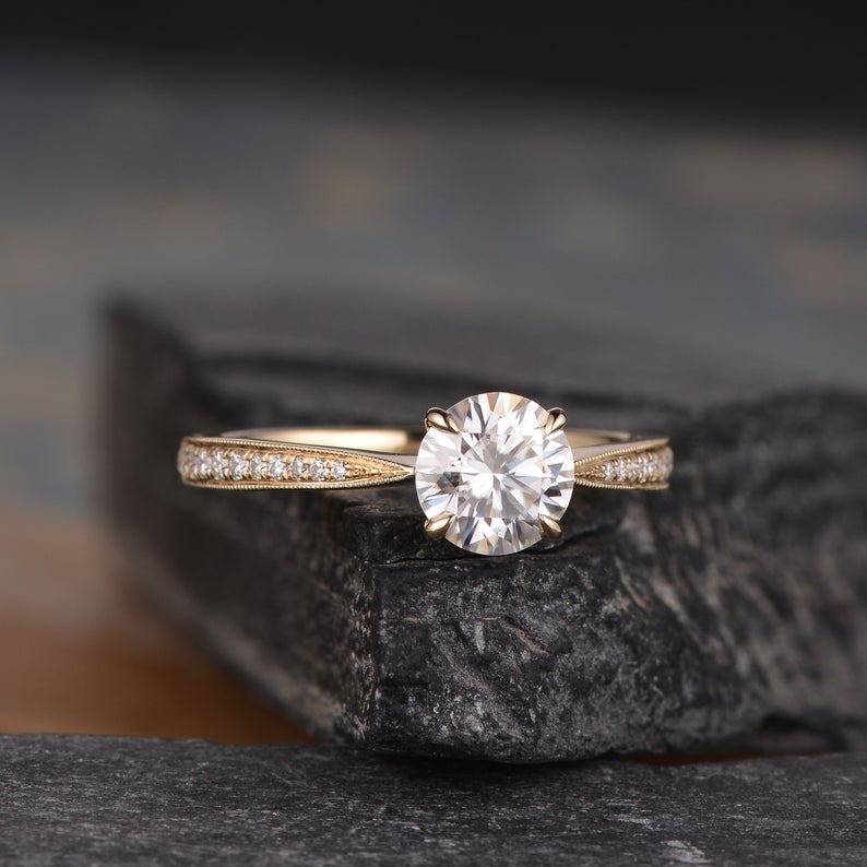 Round Cut Lab Diamond, Classic Design